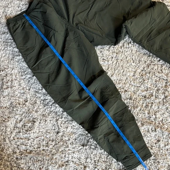 Patagonia Men's Dark Green Camp Sweat Pant - Picture 2 of 10